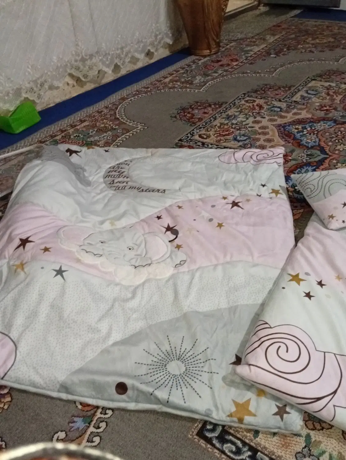 سیسمونی|رختخواب، بالش، پتو|مشهد, کشاورز|دیوار