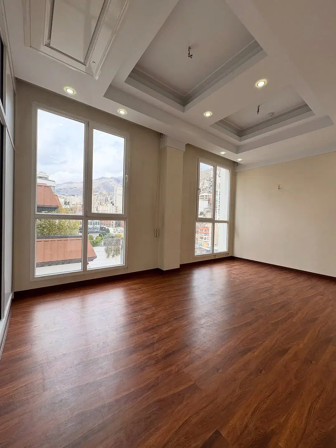 اندرزگو 270م برج باغ با متریال قوی مشاعات Full