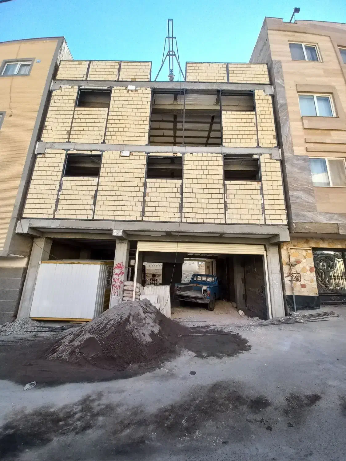 پیش فروش آپارتمان درفاز۲ سهندنگین (بازرگانی فتحی)|پیشفروش املاک|سهند, |دیوار