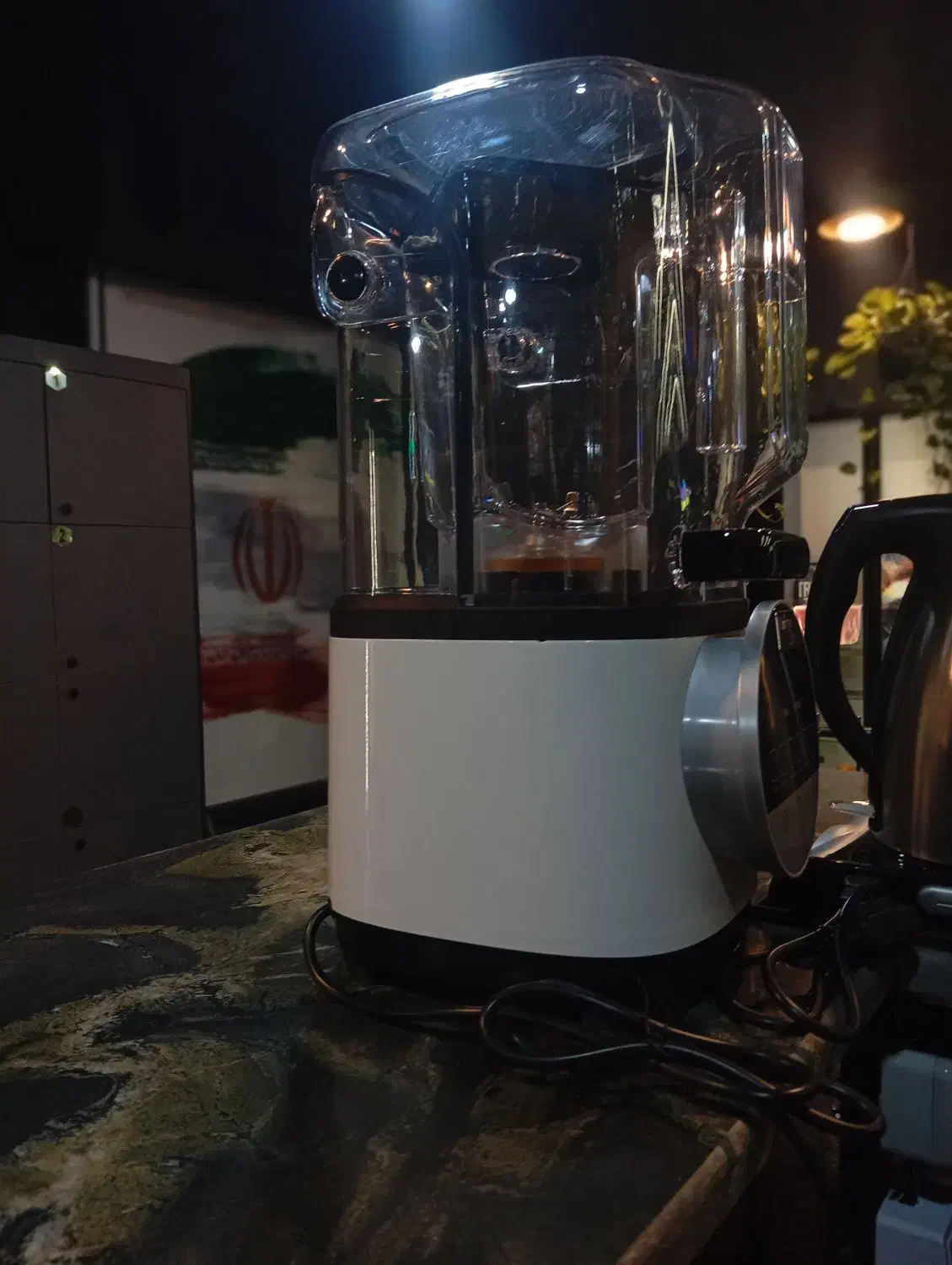 آبمیوه گیر بلندر|آبمیوهگیر و آبمرکباتگیر|قم, نیروگاه|دیوار