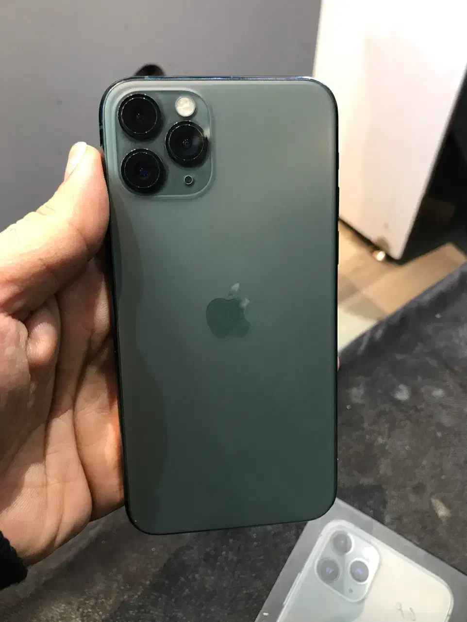 ۱۱ پرو|موبایل|مشهد, هفت تیر (حافظ)|دیوار