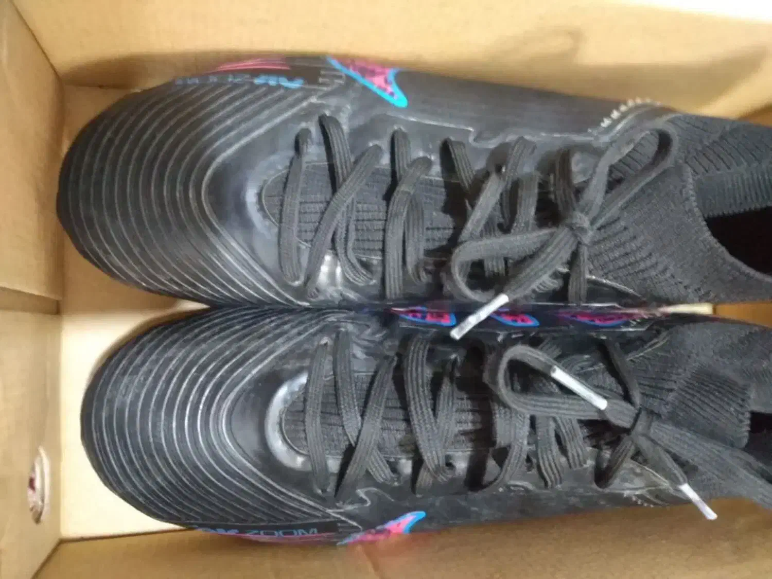 کفش فوتبال چمنی|کیف، کفش، کمربند|فولادشهر, A6|دیوار