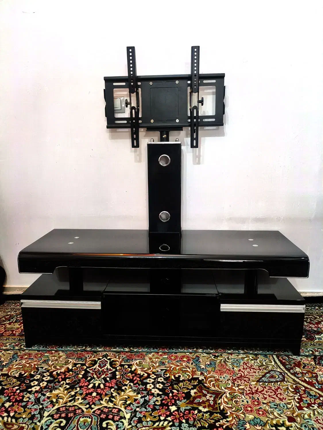 تلویزیون در حد نوو فرش|تلویزیون و پروژکتور|ملایر, |دیوار