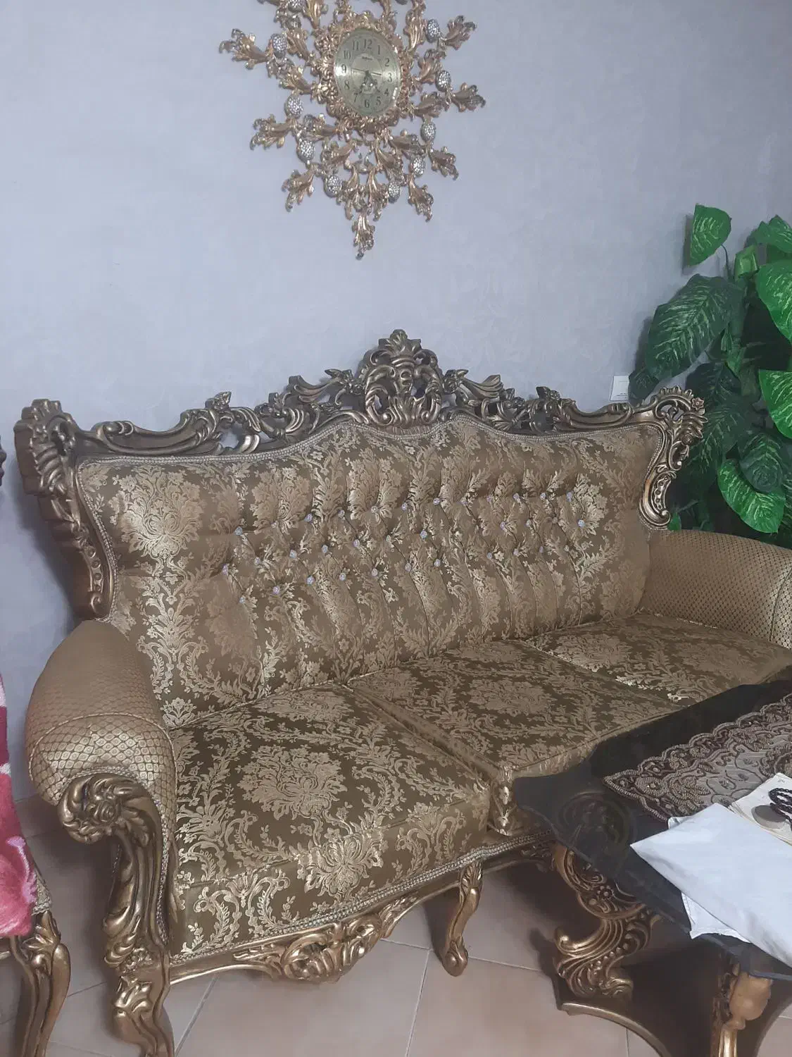 مبل سلطنتی لوکس ۹ نفره در حد نو|مبلمان خانگی و میز عسلی|ورامین, ورامین|دیوار