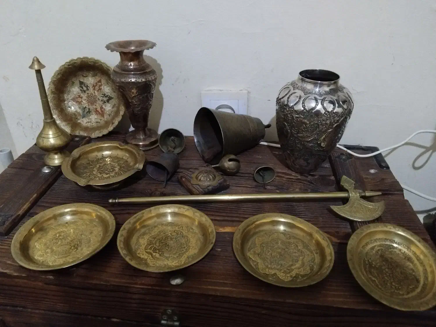 ضروف مسی وبرنجی کهنه|کلکسیون اشیاء عتیقه|ساری, |دیوار