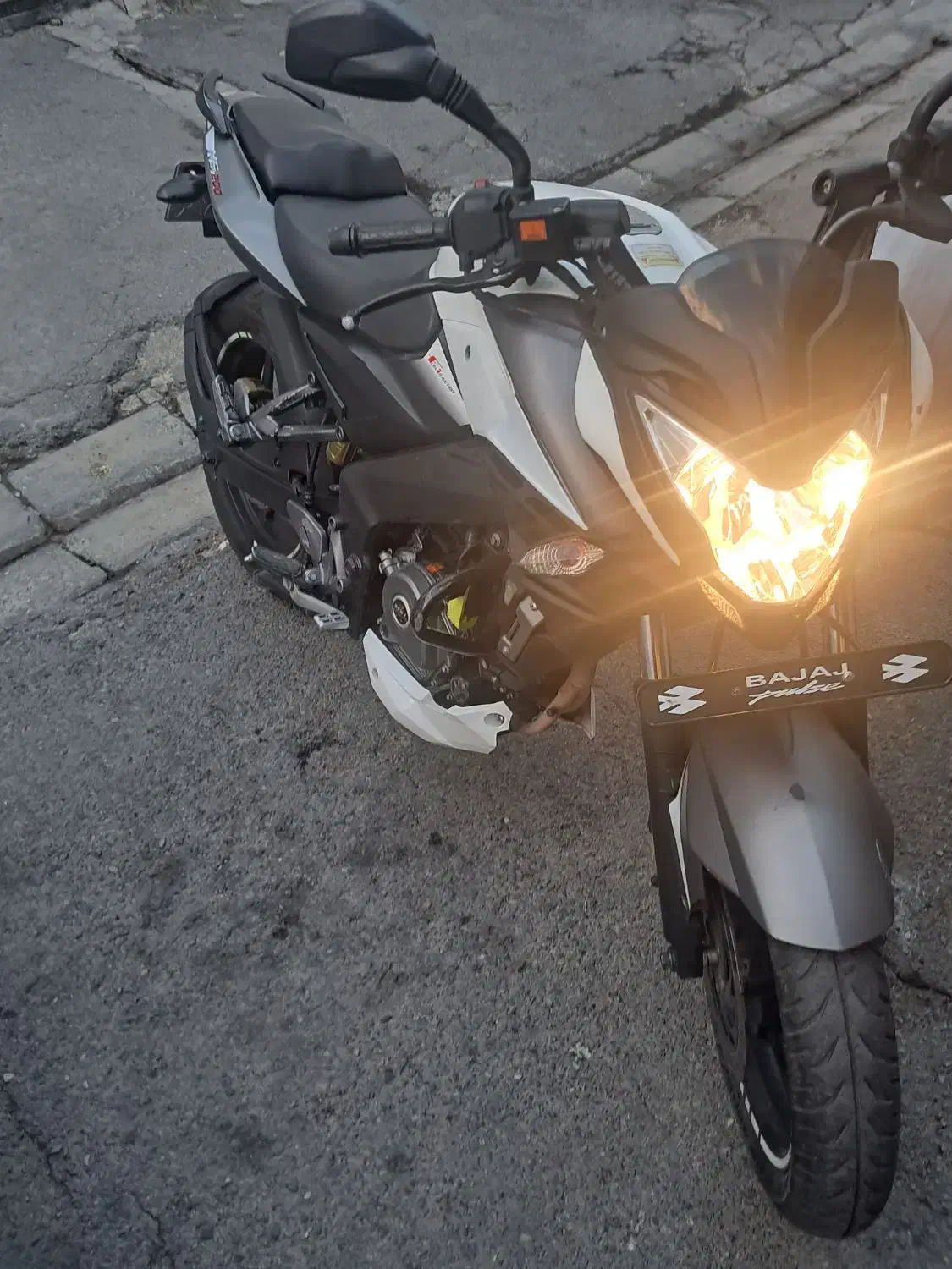 ان اس۲۰۰|موتورسیکلت|قدس, شهر‌قدس|دیوار