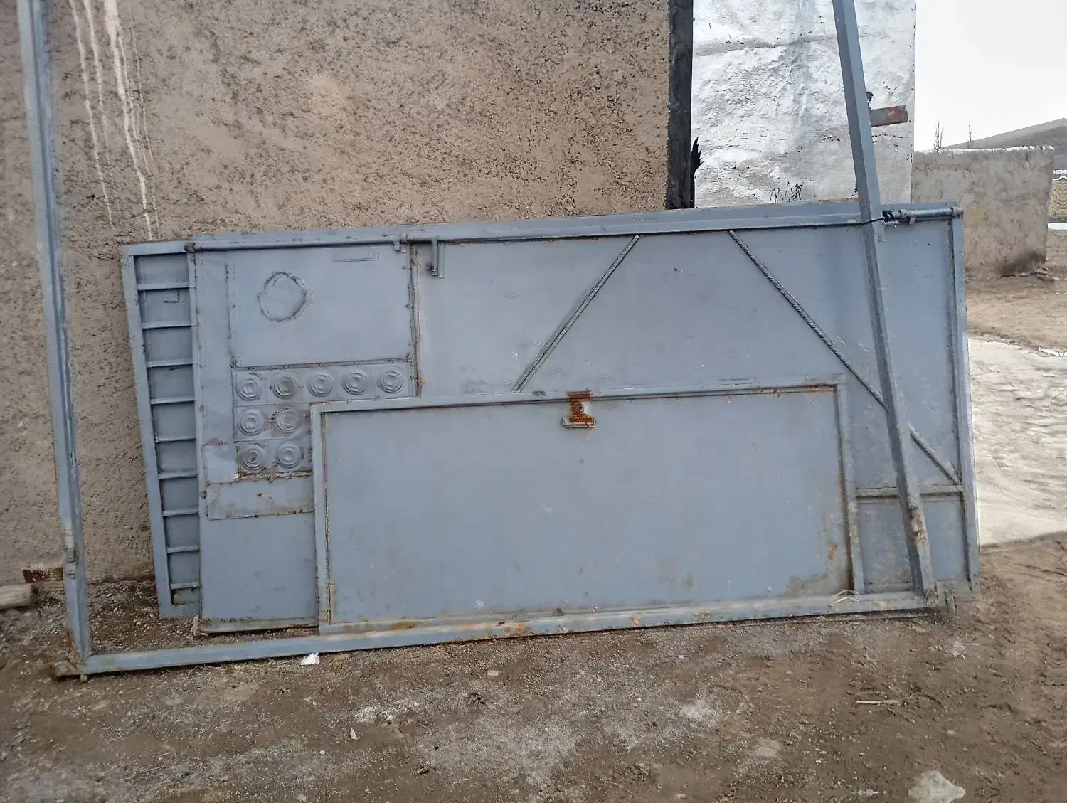 درب آهنی|مصالح و تجهیزات ساختمان|قره پشتلو, |دیوار