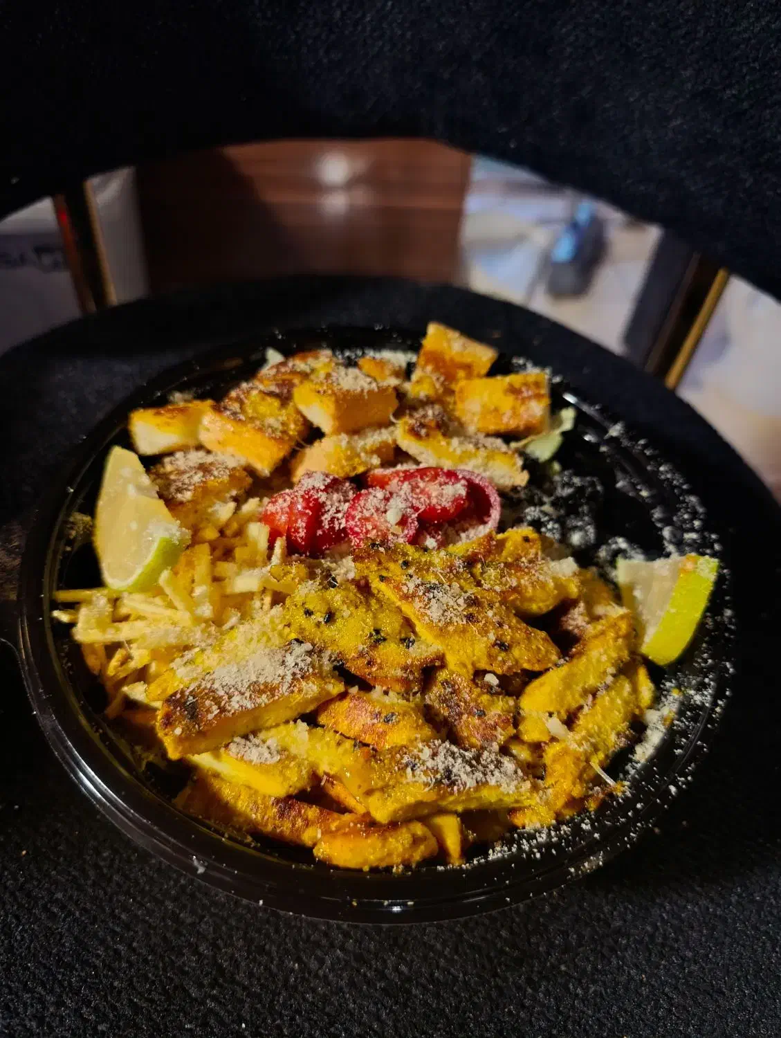 استخدام نیروی خانم و آقا|استخدام خدمات فروشگاه و رستوران|مرودشت, بیست متری بیمارستان|دیوار