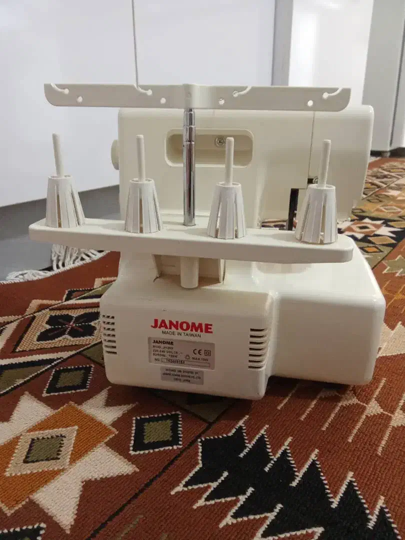 سردوز ژانومه|چرخ خیاطی و ریسندگی|خرم‌آباد, |دیوار