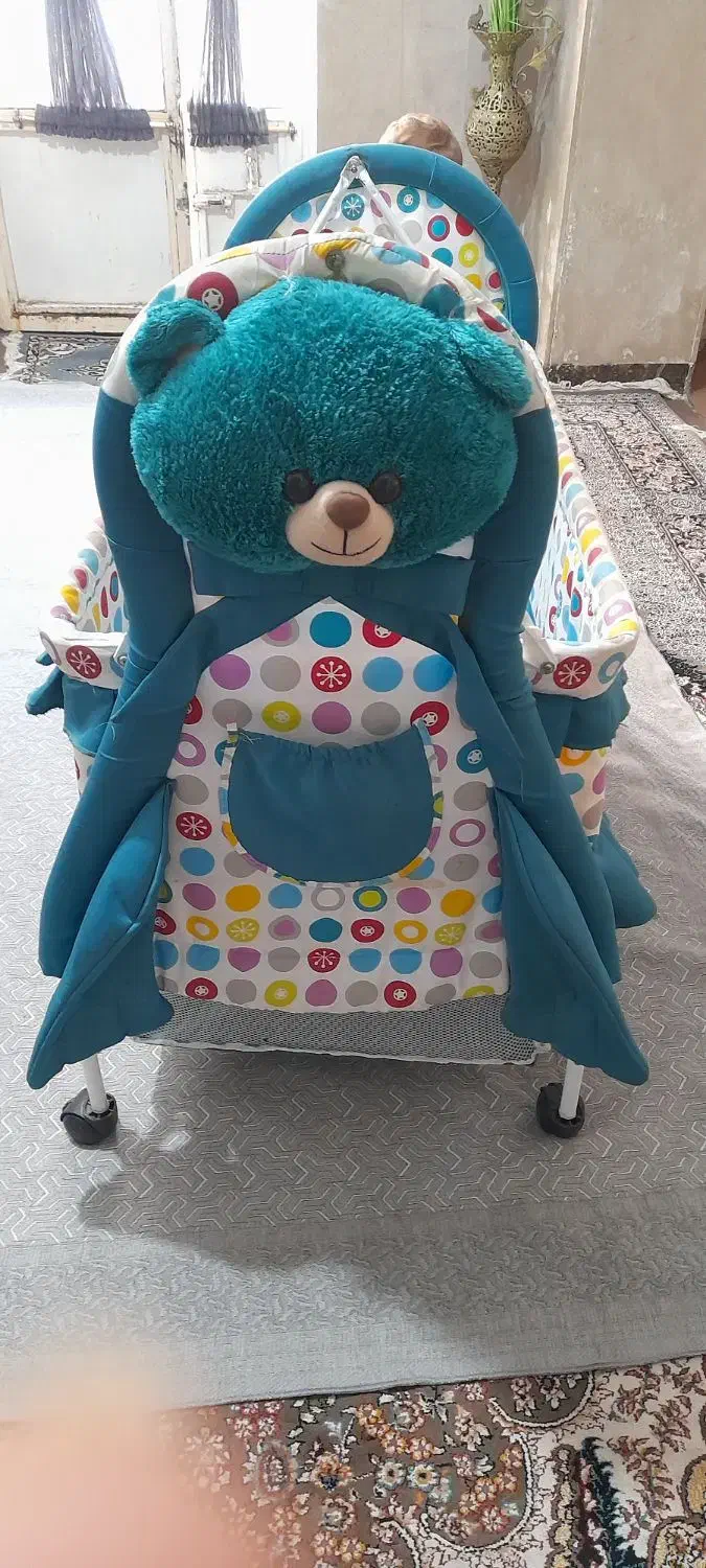 گهواره وتخت زیبا ۱۲۰۰|تخت و صندلی بچه|کرمانشاه, |دیوار