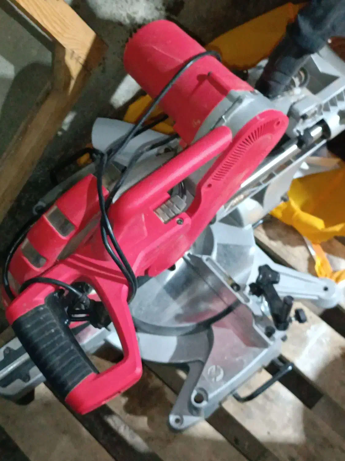 اره فارسی بر سالم سلامت خیلی کم کار|ابزارآلات|ملایر, |دیوار