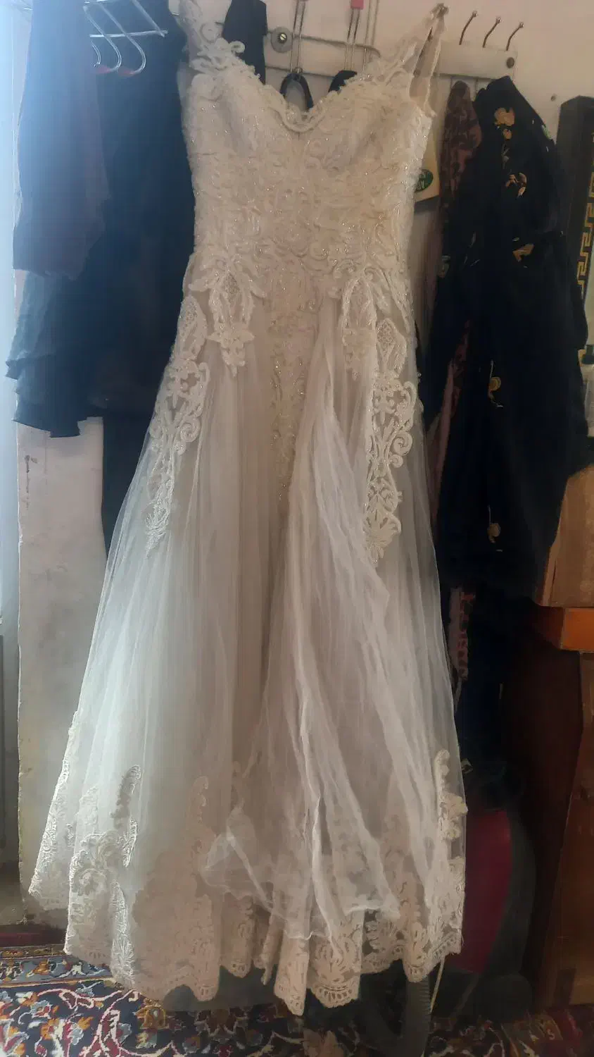 فروش لباس عر وس کارکرده درحدنودوعدد|لباس|کاشان, شهرک صنعتی راوند|دیوار