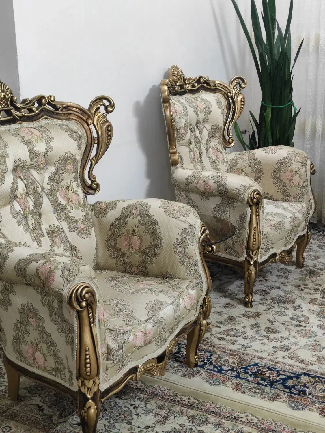 مبل سلطنتی|مبلمان خانگی و میز عسلی|گلبهار, شهر جدید گلبهار|دیوار