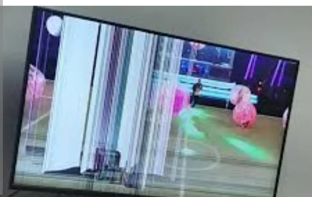 تلویزیون ۵۵ اینچ هایسنس پنل ضربه خورده|تلویزیون و پروژکتور|بوشهر, |دیوار