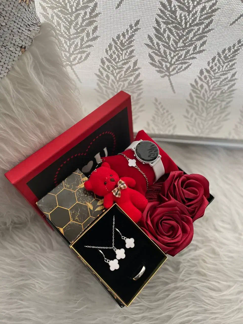 باکس هدیه لاکچری زنانه و دخترانه کادو تولد|ساعت|ساری, |دیوار