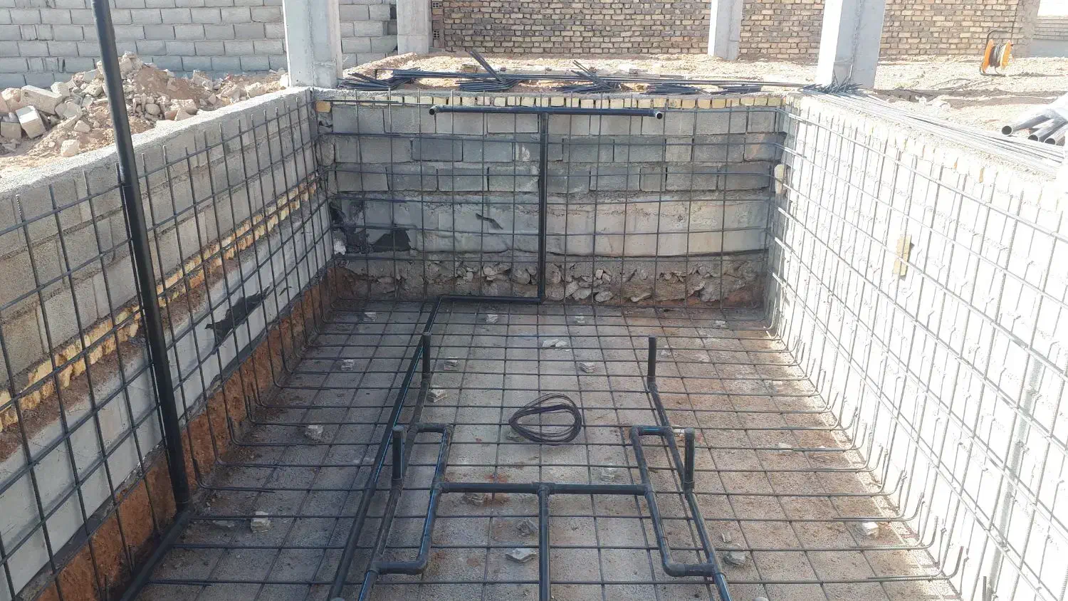 اجرای استخر و جکوزی و موتورخانه مرکزی|خدمات پیشه و مهارت|اصفهان, اشکاوند|دیوار