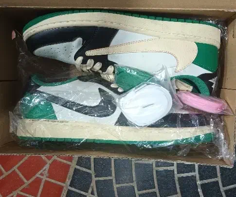 ترویس|کیف، کفش، کمربند|گنبد کاووس, |دیوار