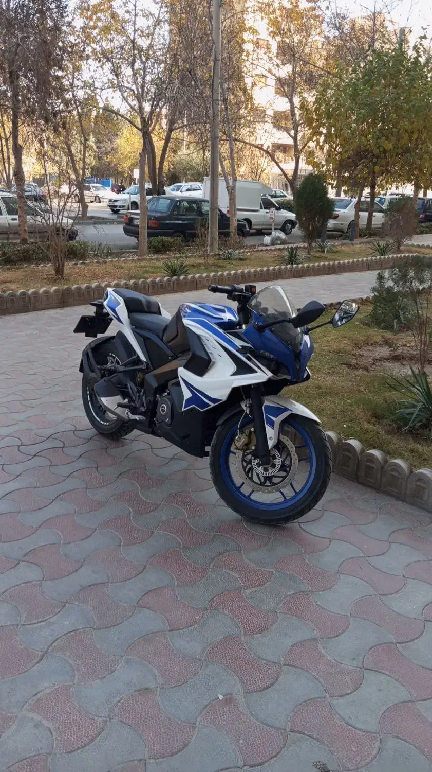 پالس rs مدل ۱۴۰۰|موتورسیکلت|اصفهان, سروستان|دیوار