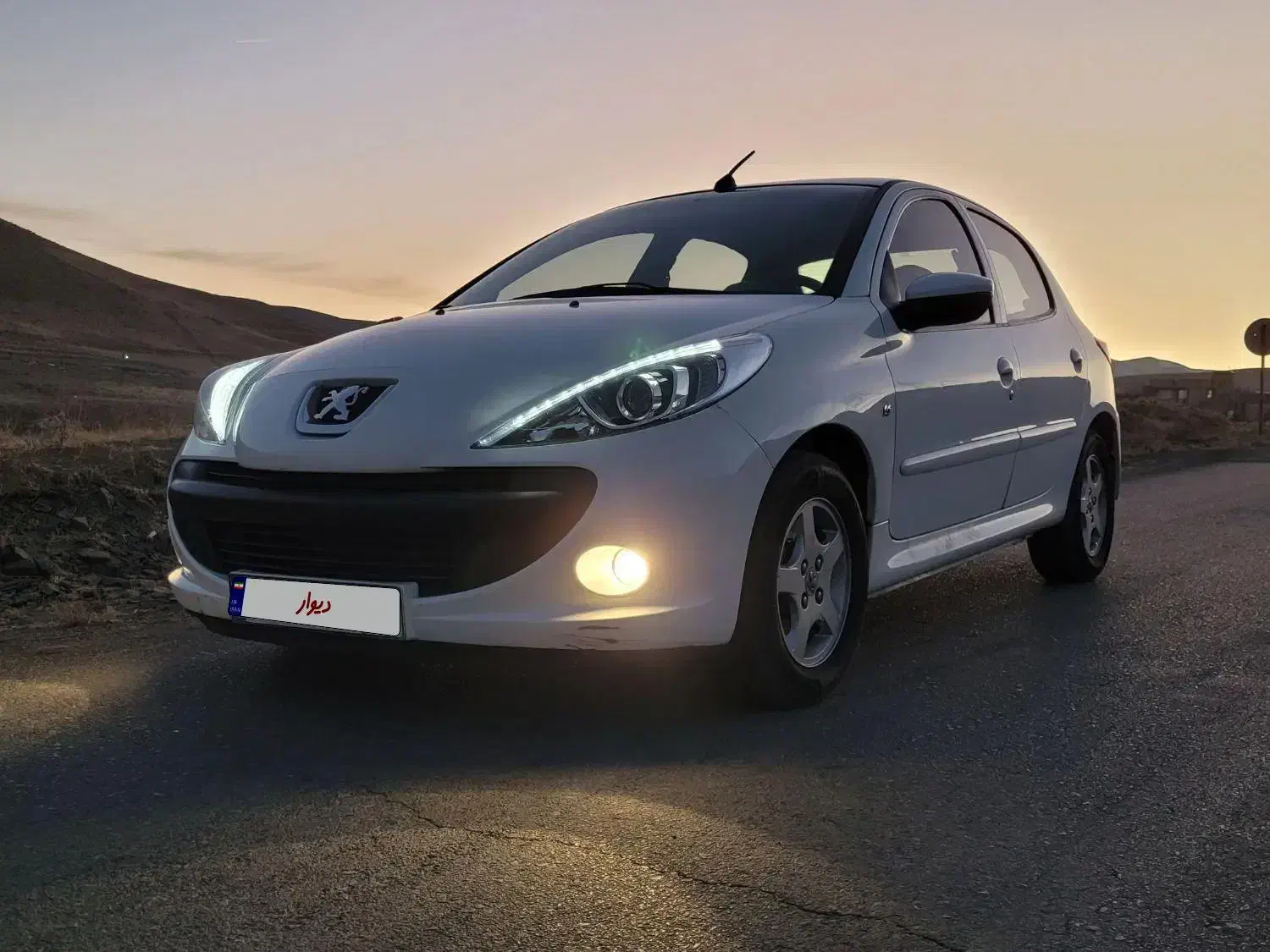 ماشین.۲۰۷|خودرو سواری و وانت|ملایر, |دیوار