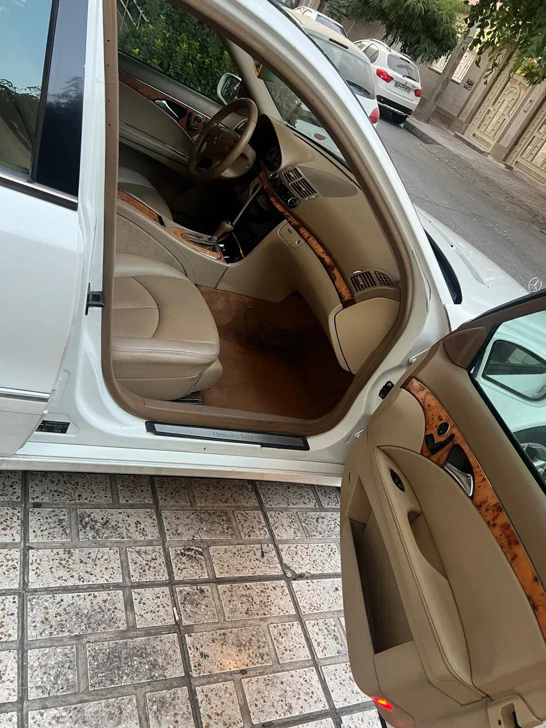 E240 مایل بِه معاوضه|خودرو سواری و وانت|تهران, باغ فیض|دیوار