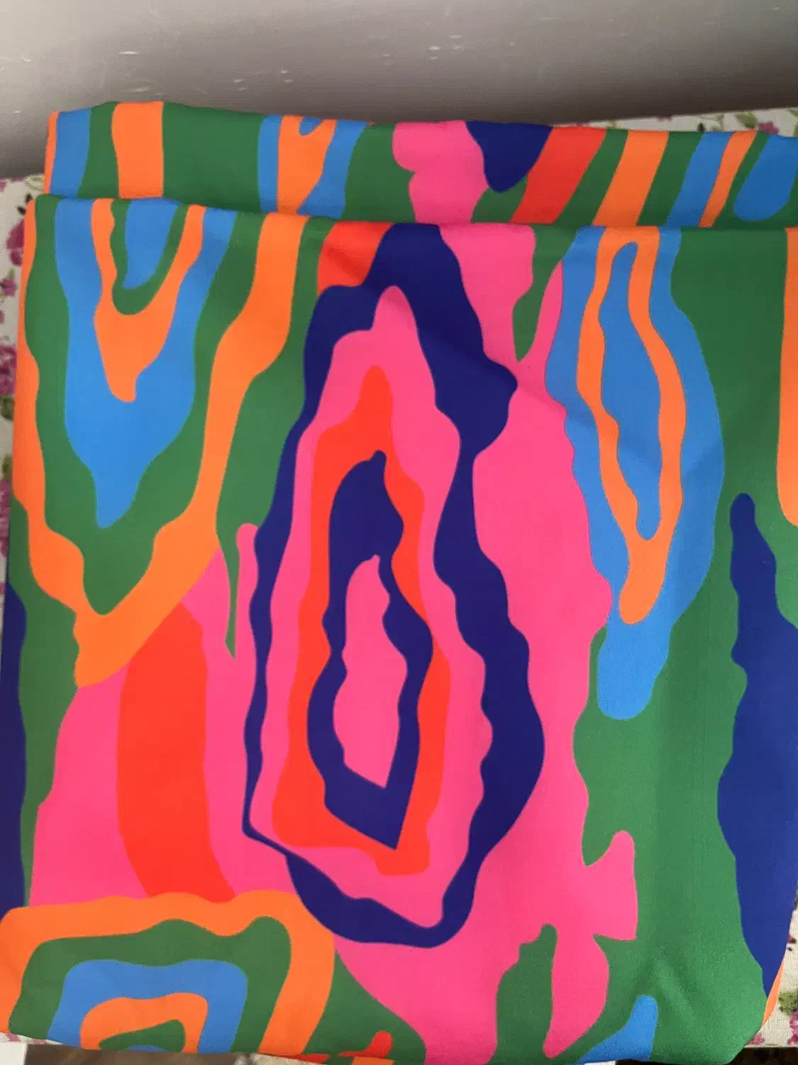 پارچه|لوازم خیاطی و بافتنی|یزد, |دیوار