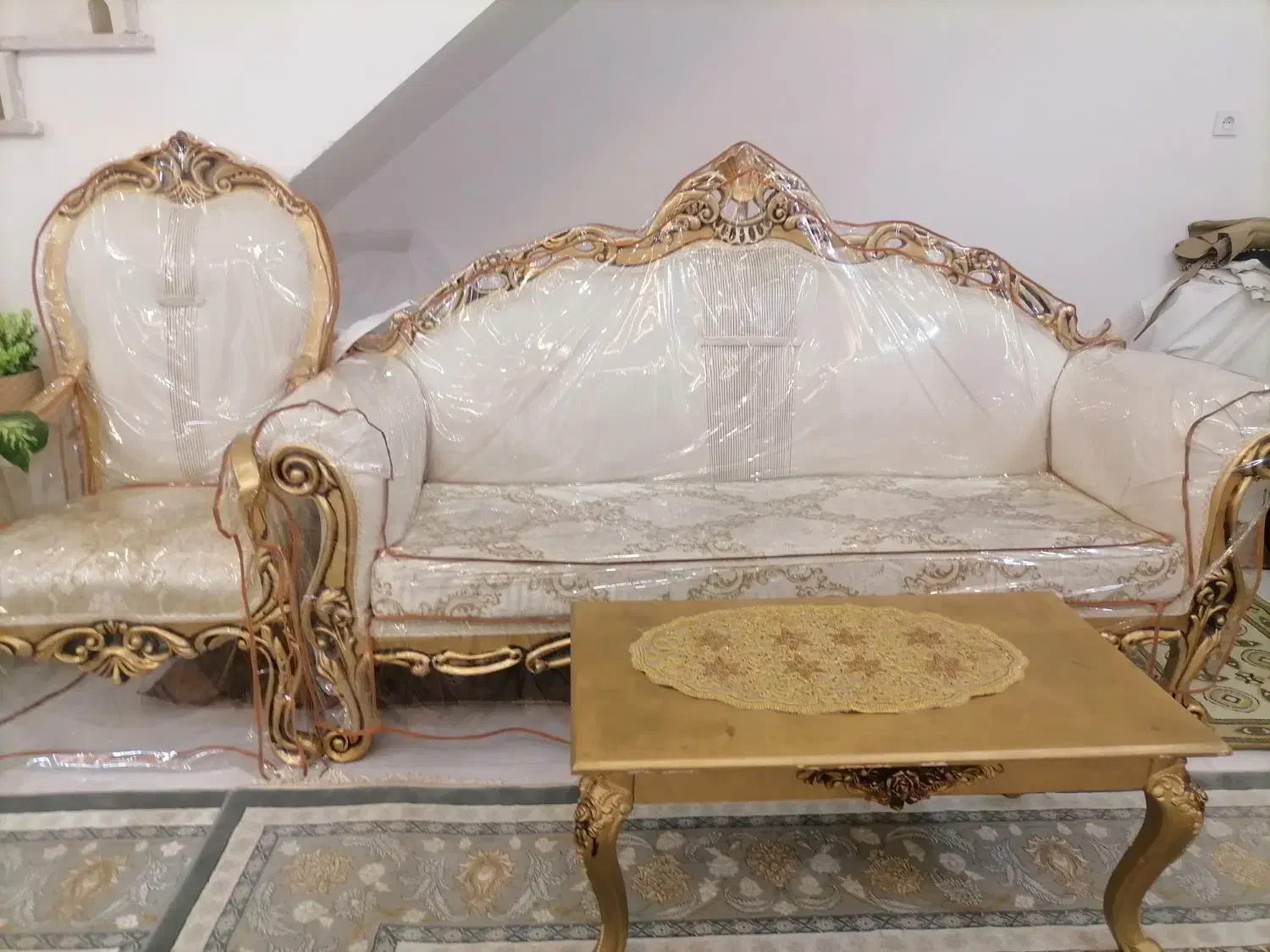 مبل سلطنتی 7 نفره|مبلمان خانگی و میز عسلی|مشهد, طرق|دیوار