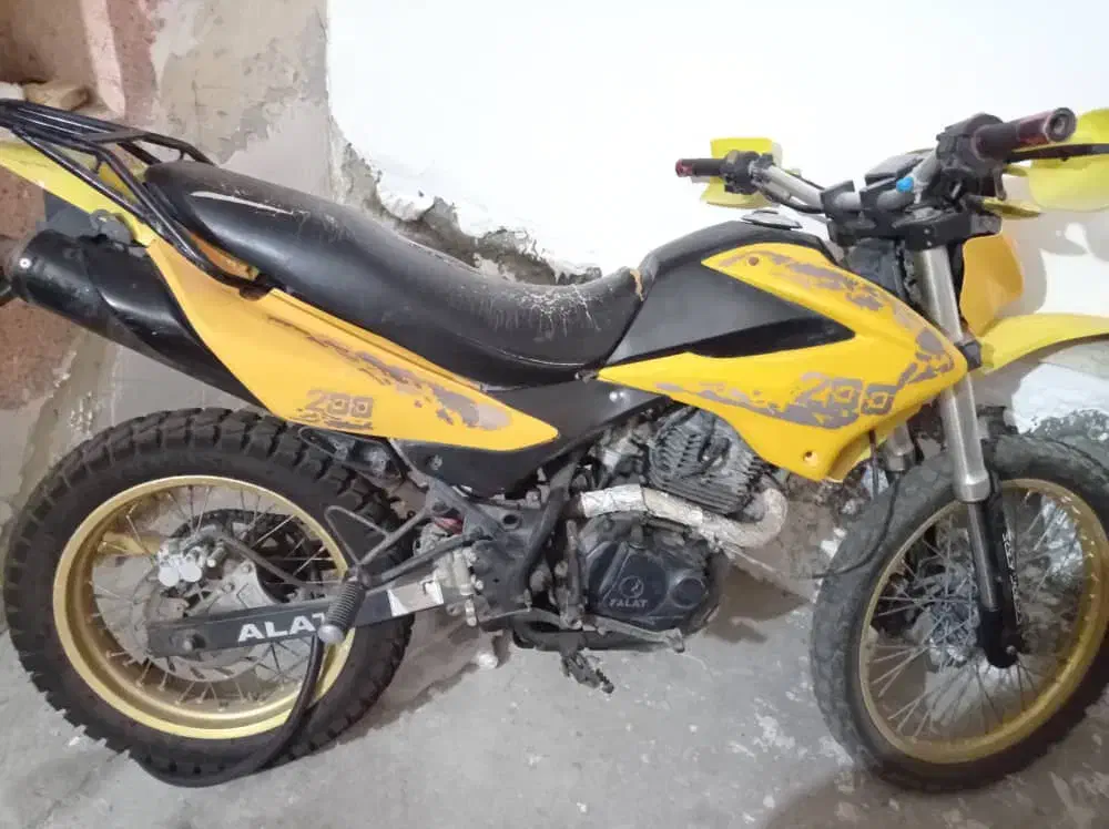 موتور تریل ۲۰۰فلات مدل ۹۳|موتورسیکلت|مسجد سلیمان, |دیوار