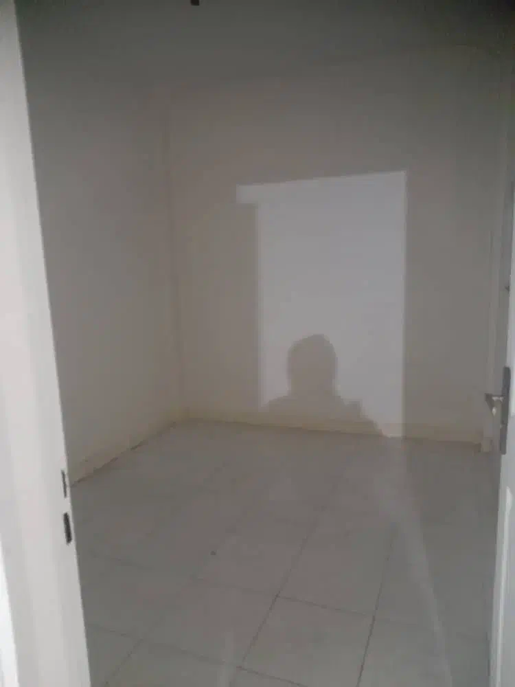 ۳۵ متری تک خواب تک واحدی