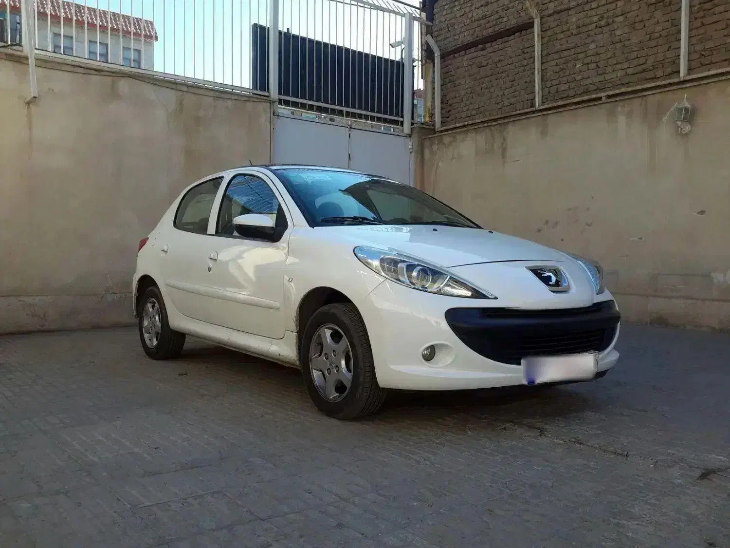 پژو 207 پانوراما دنده ای TU5 1403|خودرو سواری و وانت|اراک, |دیوار