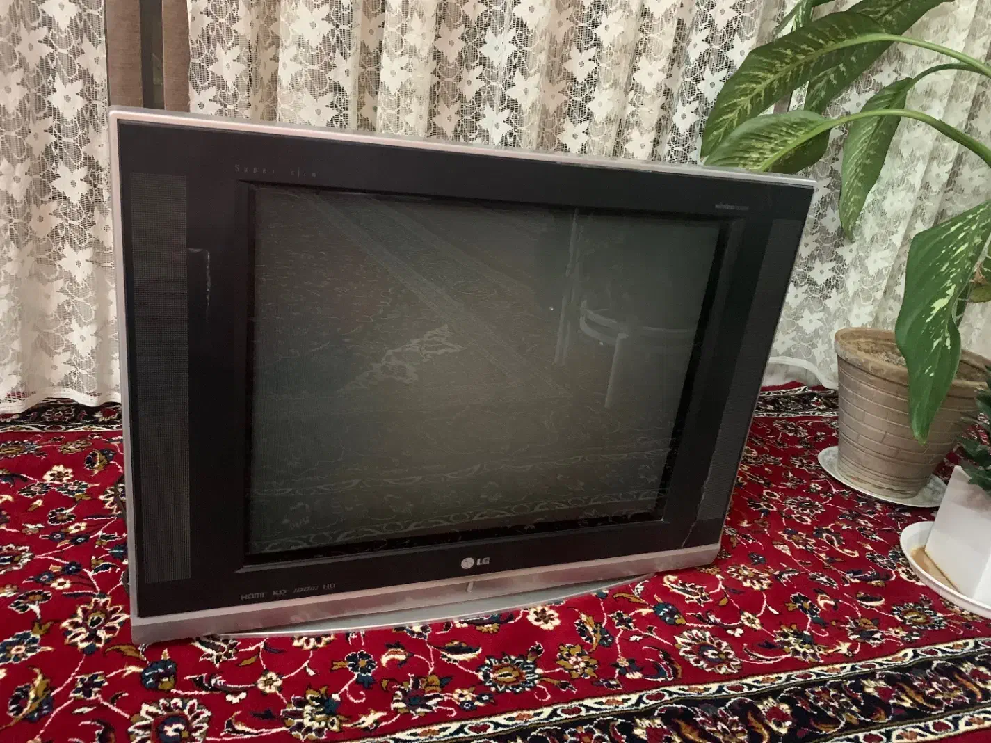 تلویزیون قدیمی|تلویزیون و پروژکتور|بروجرد, |دیوار