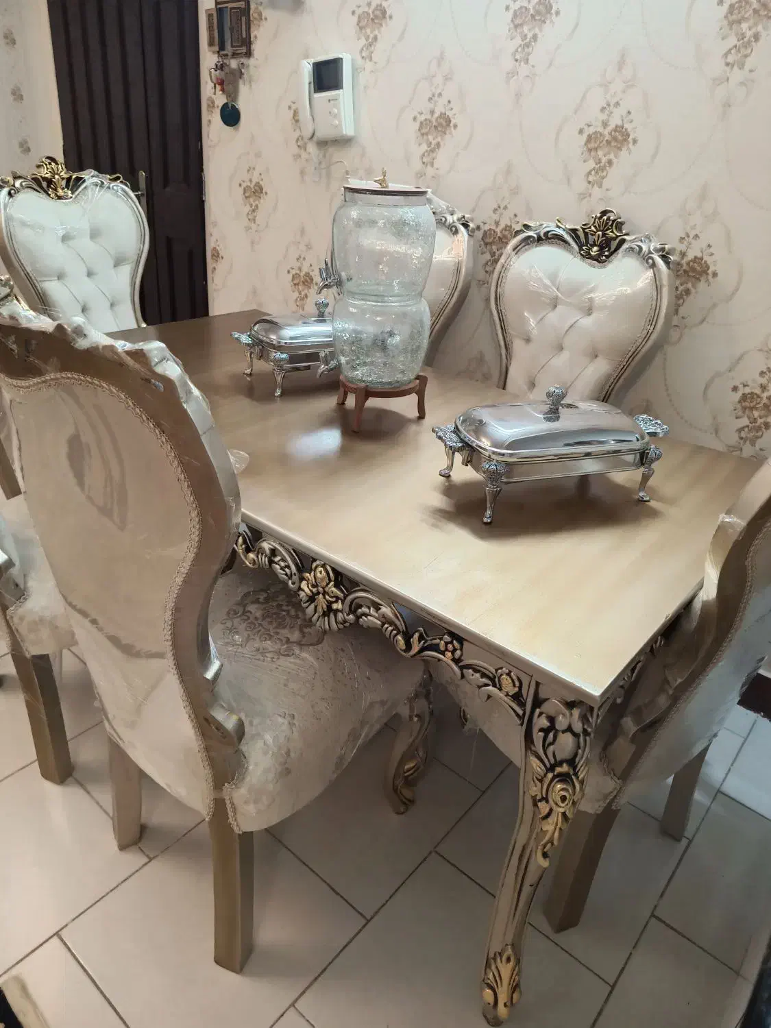 میز ناهار خوری|میز و صندلی غذاخوری|گلپایگان, |دیوار