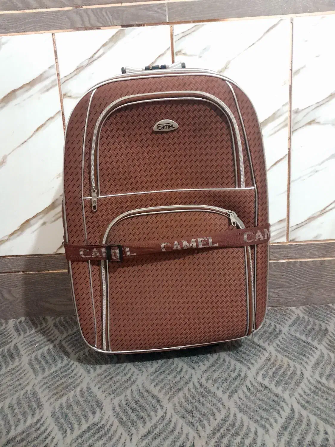 چمدان سایز متوسط|کیف، کفش، کمربند|زاهدان, |دیوار