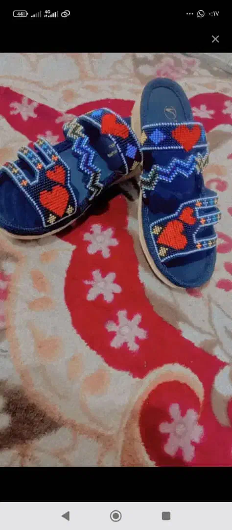 کفش|کیف، کفش، کمربند|ایرانشهر, |دیوار