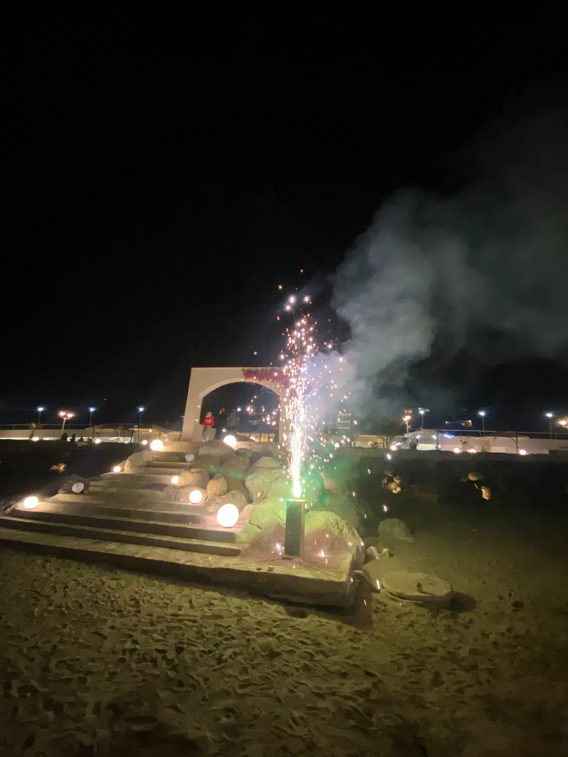 استخدام نیرو خانم برای هاست سالن شمال|استخدام خدمات فروشگاه و رستوران|چالوس, |دیوار