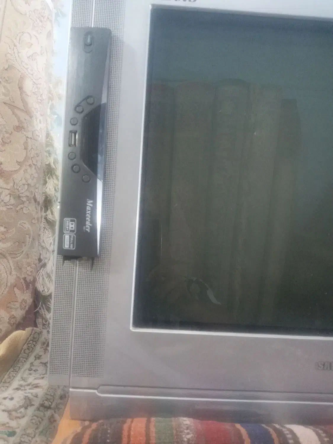 باسلام یک دستگاه تلویزیون ۲۱اینچ سالم|تلویزیون و پروژکتور|قم, باغ شریفی|دیوار