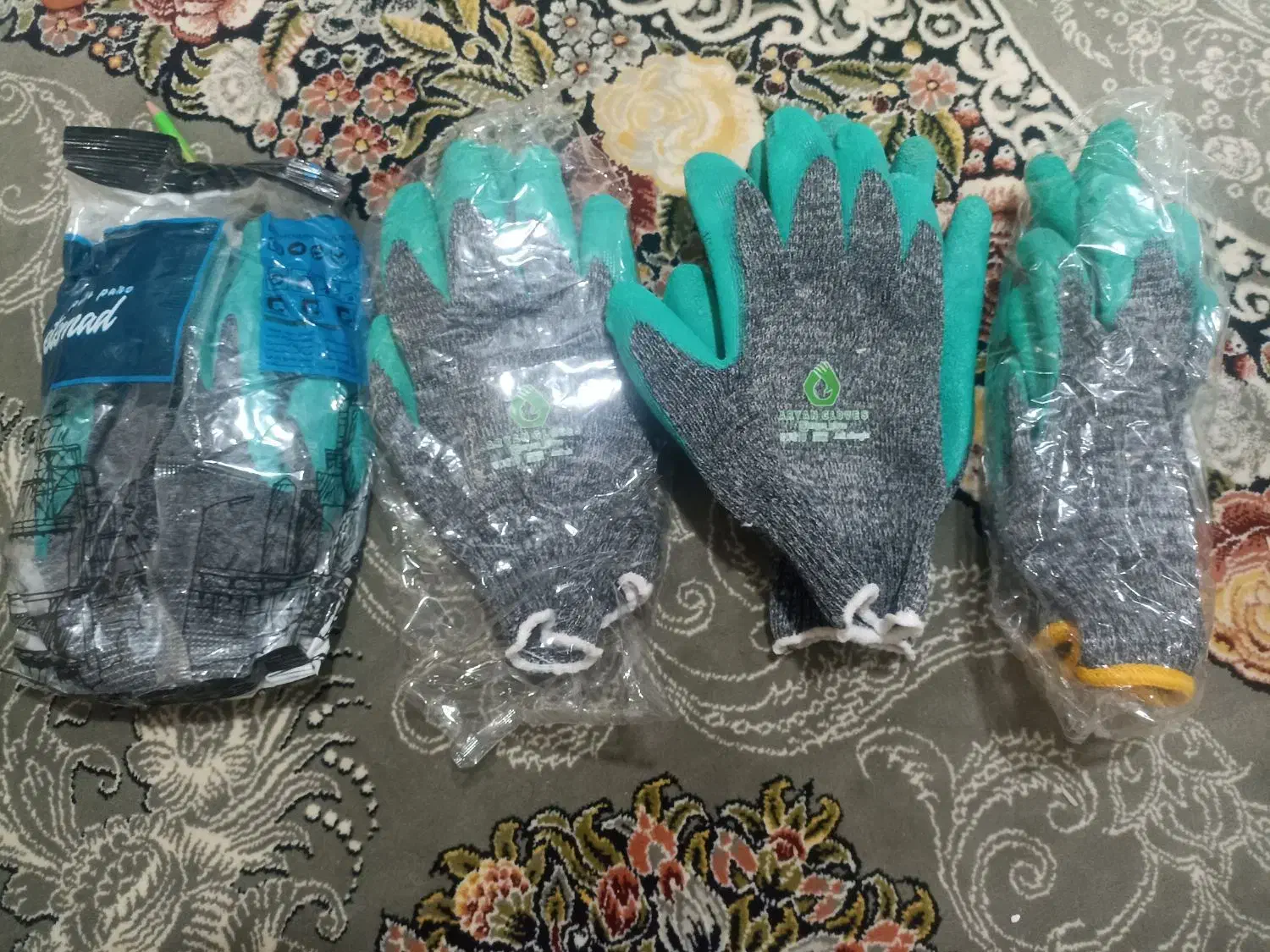 دستکش کار|ابزارآلات|گلبهار, شهر جدید گلبهار|دیوار