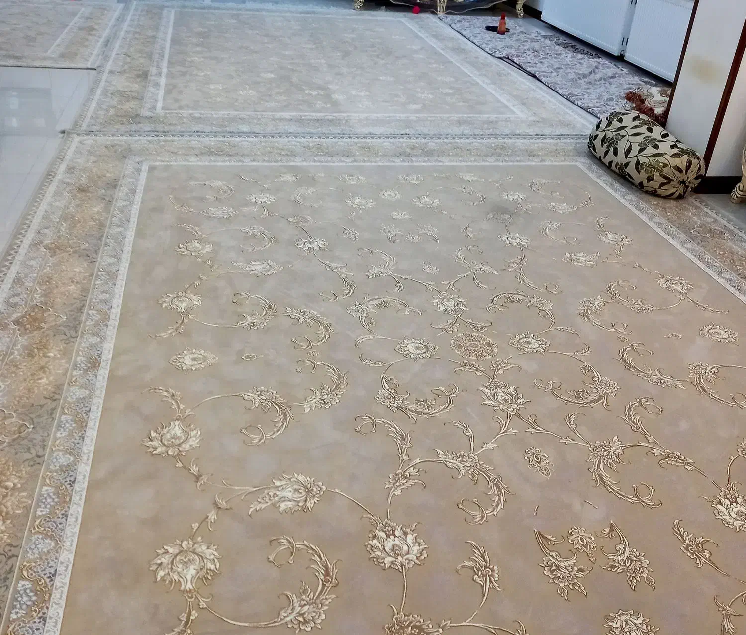 فرش کرم صدفی طلاکوب ۱۲۰۰شانه تراکم۳۶۰۰|فرش|شهرکرد, |دیوار