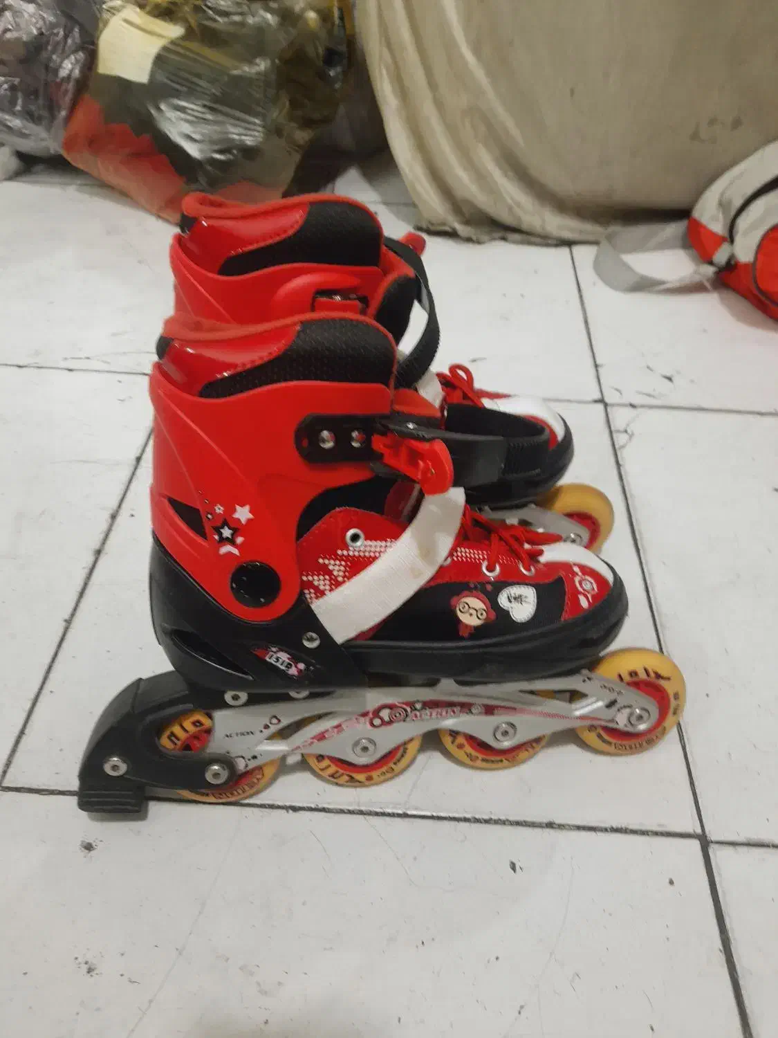 کفش اسکیت اورجینال|دوچرخه، اسکیت، اسکوتر|تهران, مینای شمالی (مخبر)|دیوار