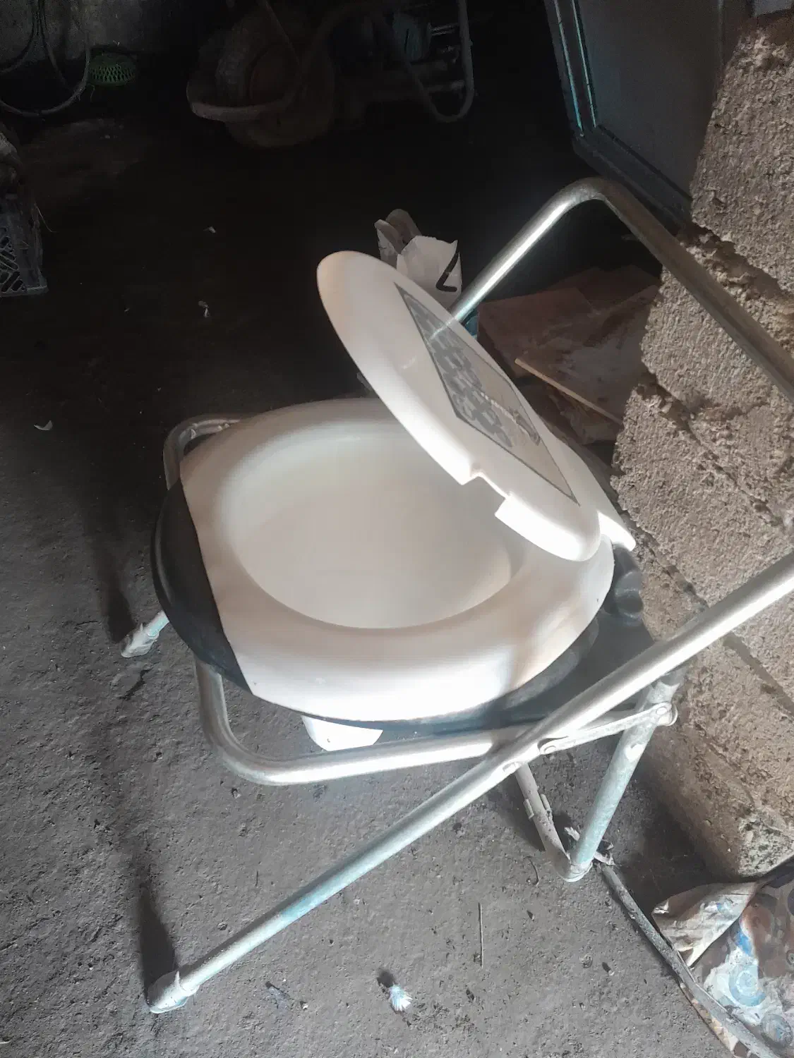 توالت فرنگی سیار|لوازم سرویس بهداشتی|آستارا, |دیوار