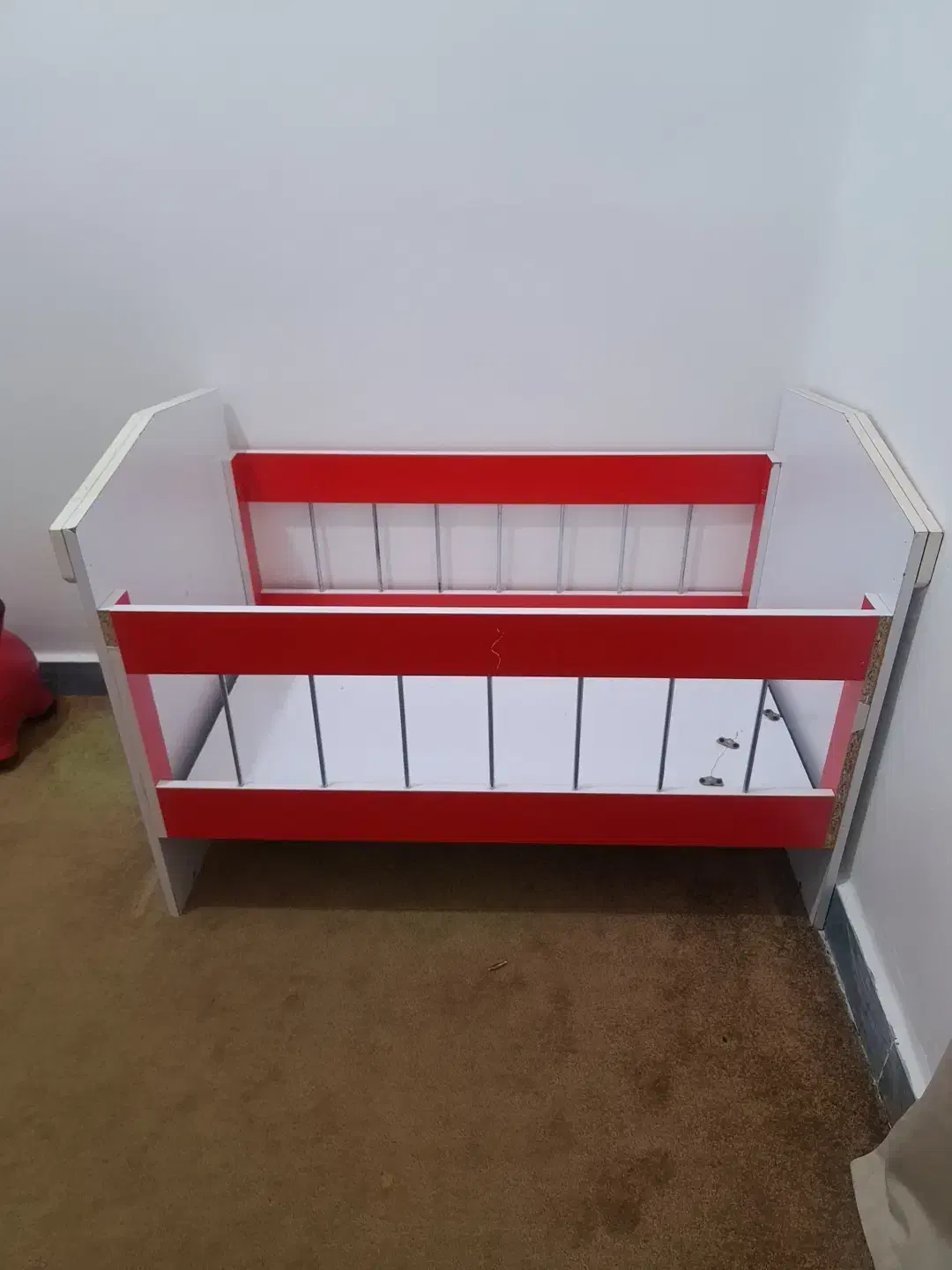 تخت کودک|تخت و صندلی بچه|مسجد سلیمان, |دیوار