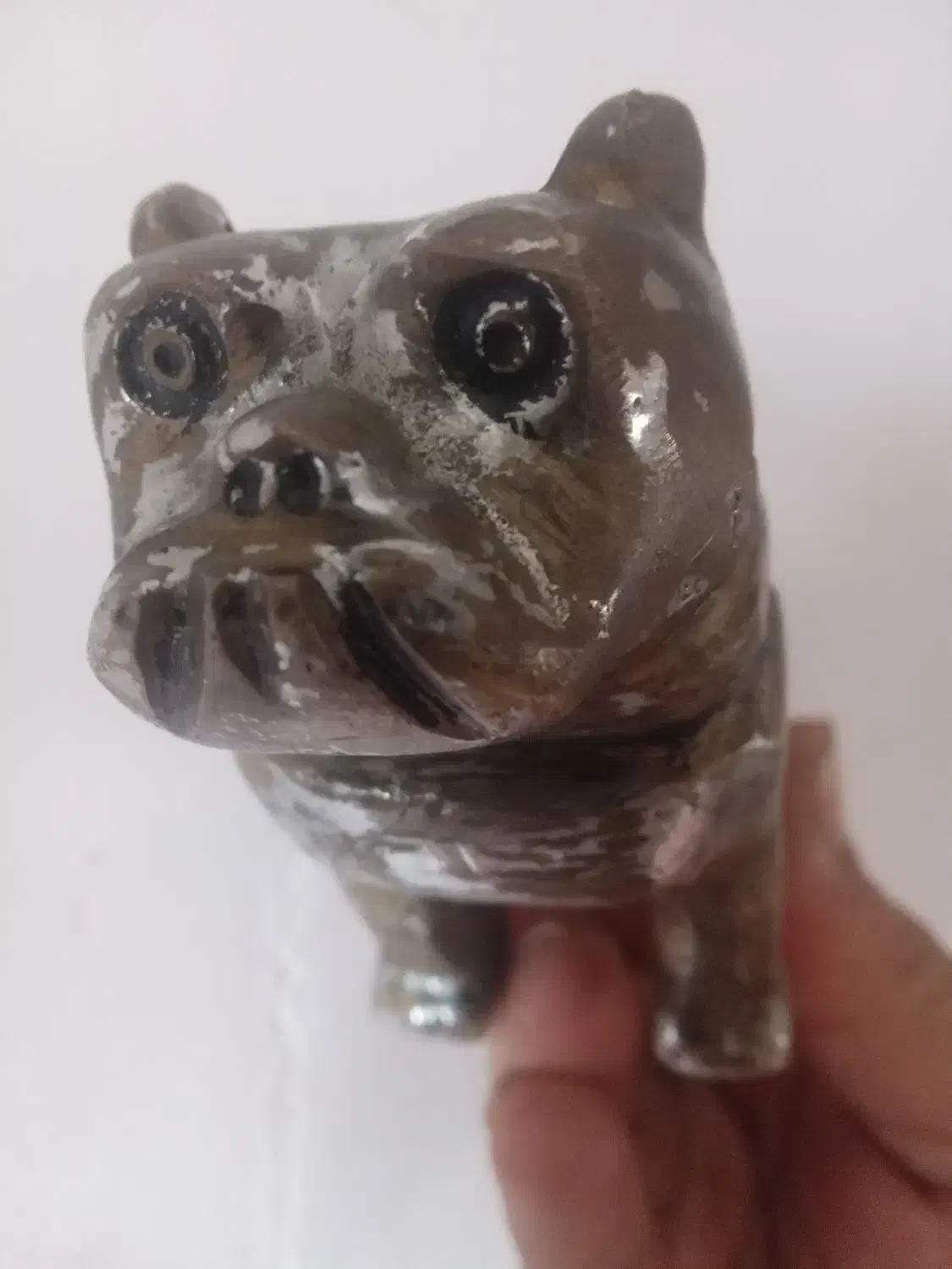 آرم‌ سگ برنجی ماک|کلکسیون اشیاء عتیقه|گنبد کاووس, |دیوار