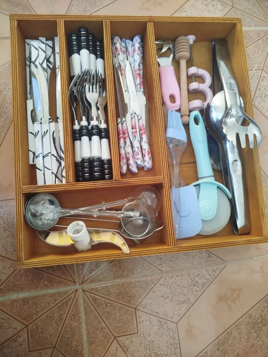 نظم دهنده کابینت وجاقاشقی|آب‌چکان و نظم‌دهنده ظروف|الوند, |دیوار