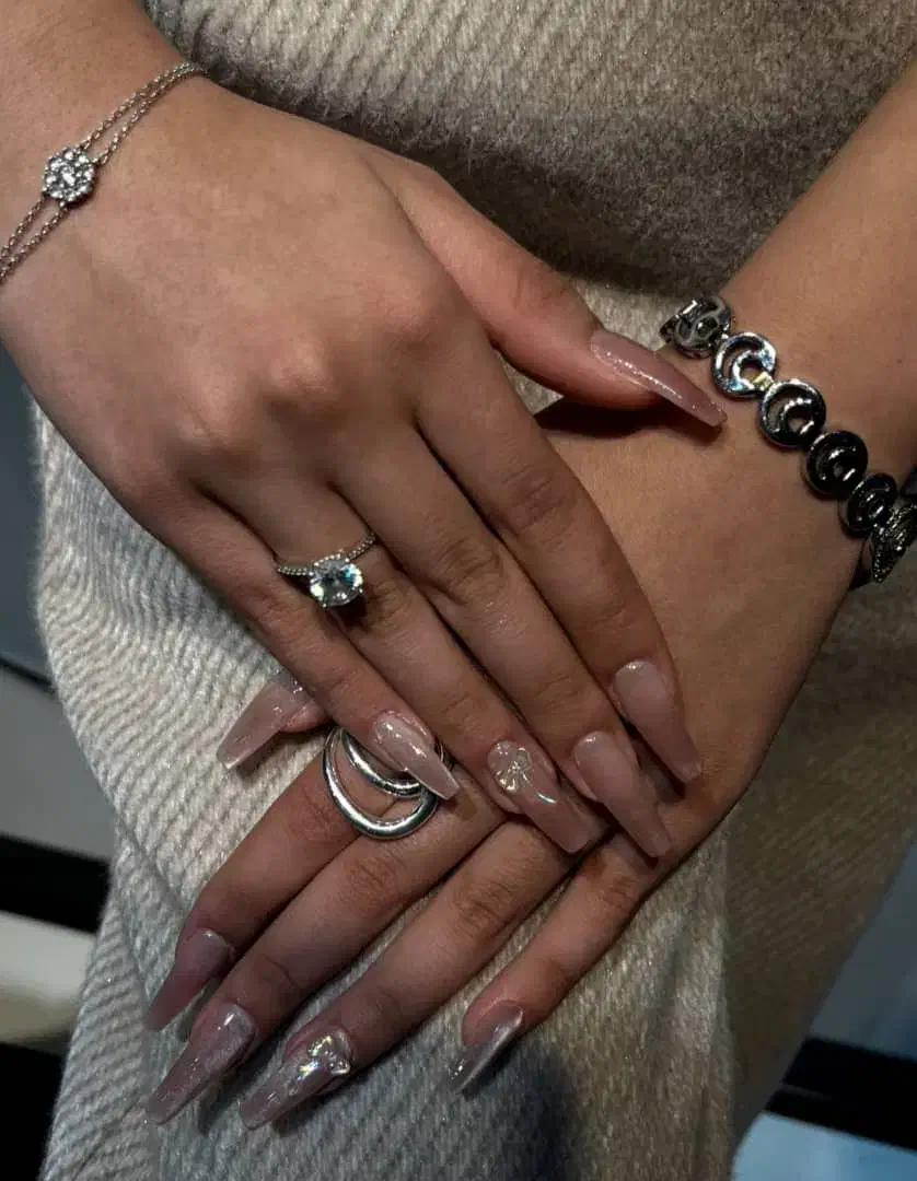 ناخن های لاکچری ویژه شب یلدا با تخفیف ویژه|خدمات آرایشگری و زیبایی|سیرجان, |دیوار