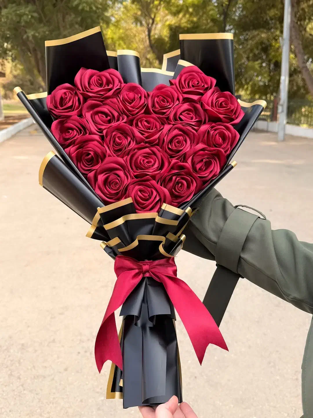 گل برای روز مادر و روز زن تولد ولنتاین شیک خاص|گل مصنوعی|لاهیجان, انقلاب|دیوار