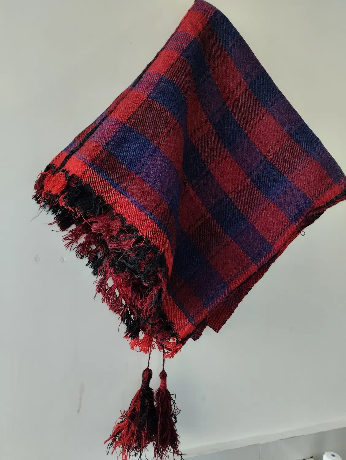 چارشه‌و دست باف قدیمی سالم و بدون خوردگی|فرش|پیرانشهر, |دیوار