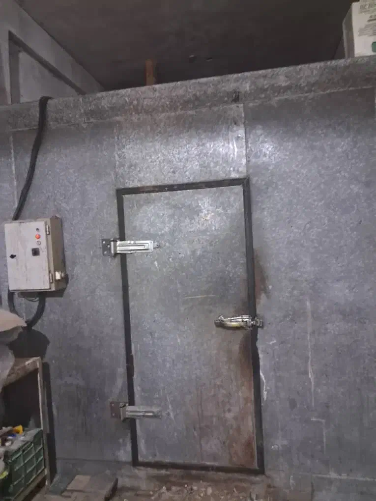 سردخانه۳در۳ بنکداری نگهداری مواد زیر و بالای صفر|ماشین‌آلات صنعتی|کازرون, |دیوار