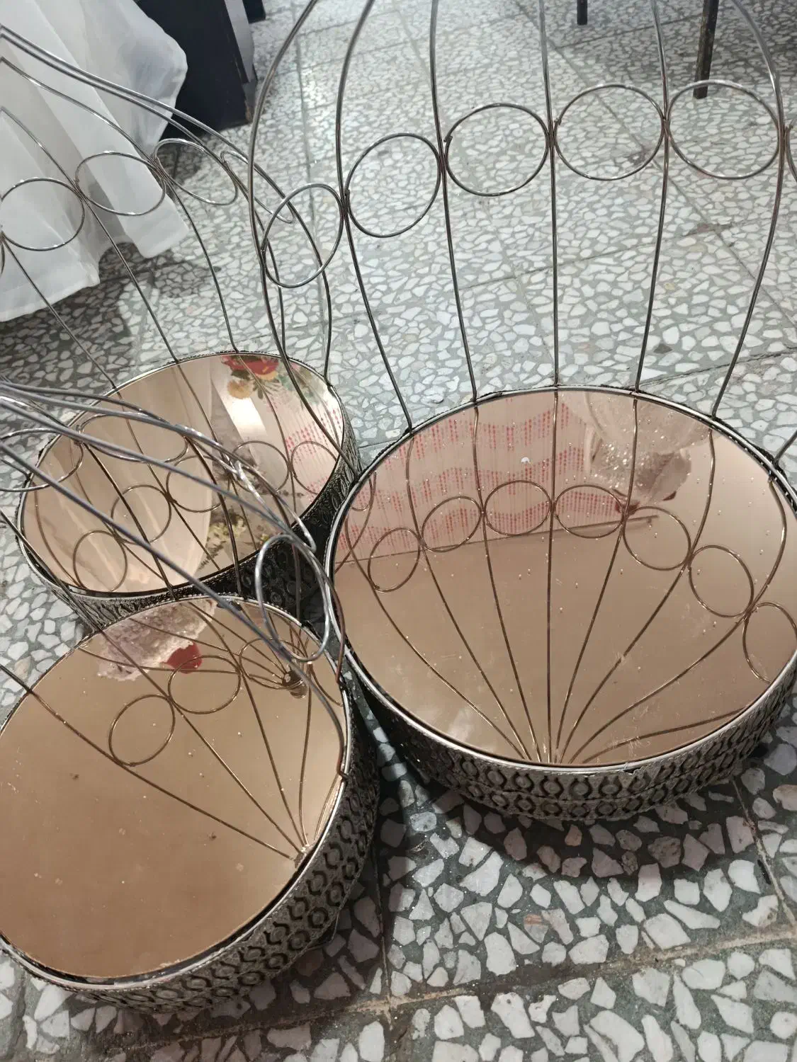 ظرف خنچه نقره ای یکبار استفاده شده|صنایع دستی و سایر لوازم تزئینی|ابریشم, |دیوار