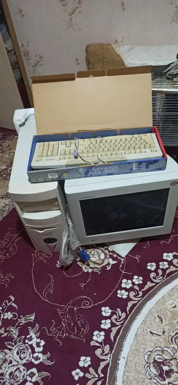 کامپیوتر قدیمی|رایانه رومیزی|بیرجند, |دیوار