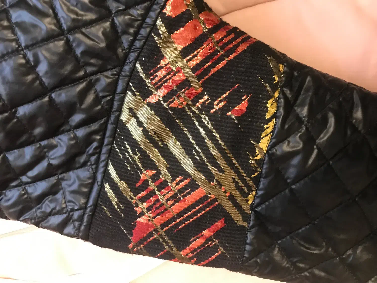 کاپشن|لباس|ملایر, |دیوار