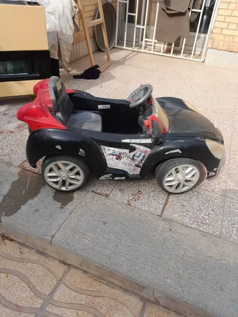 ماشین شارژی|اسباب‌بازی بچه|شاهین‌شهر, مخابرات (شهید بهشتی)|دیوار